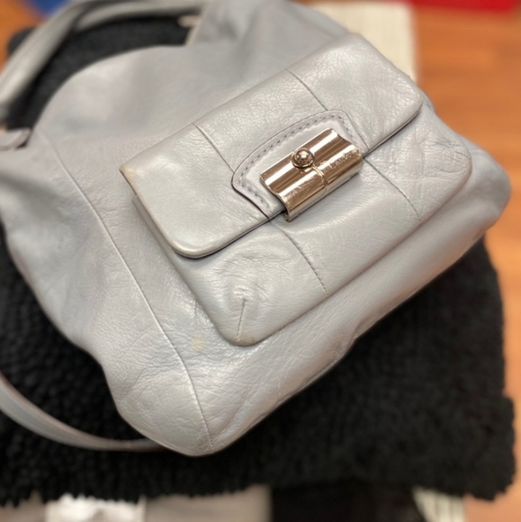 ✅✅ SOLD ✅✅ Coach Hobo/Shoulder Bag comes w/strap - Picture 8 of 10